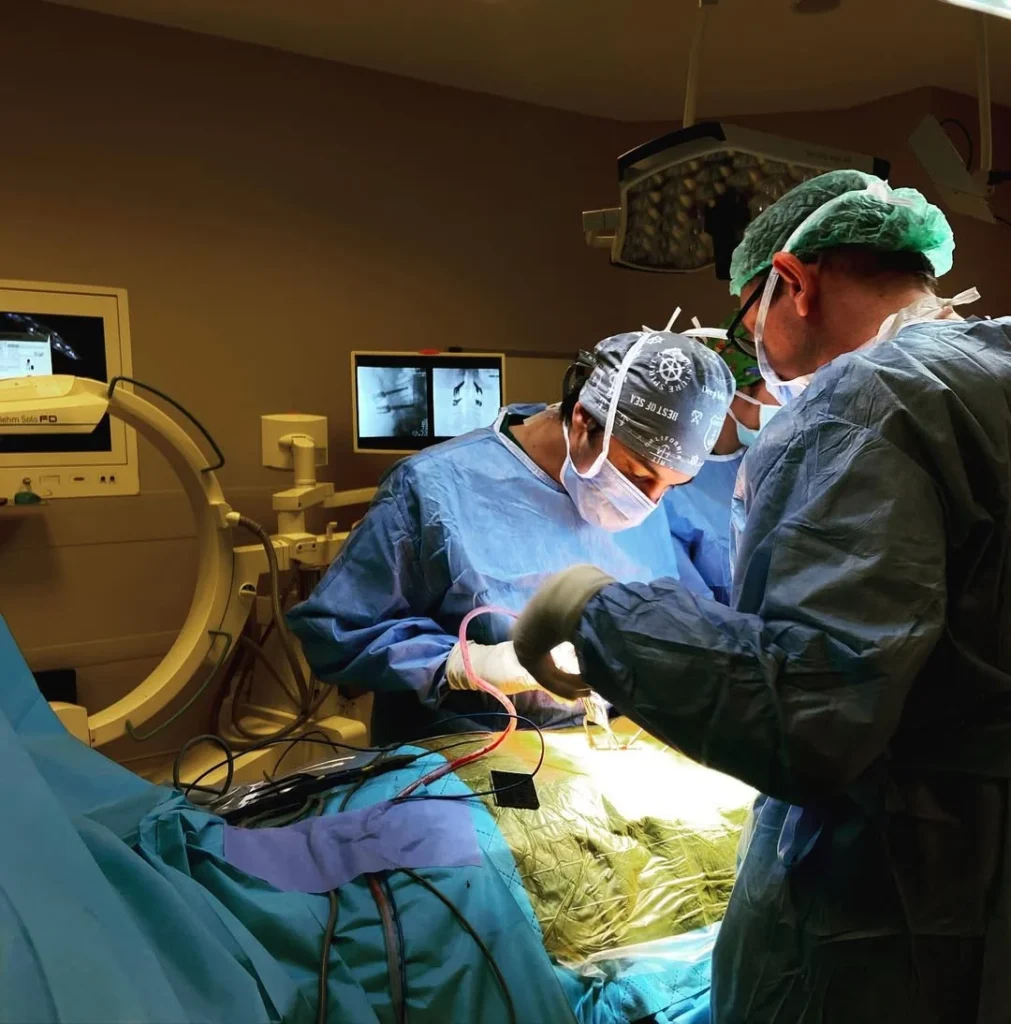 Assoc. Prof. Samet Erinc during a surgery